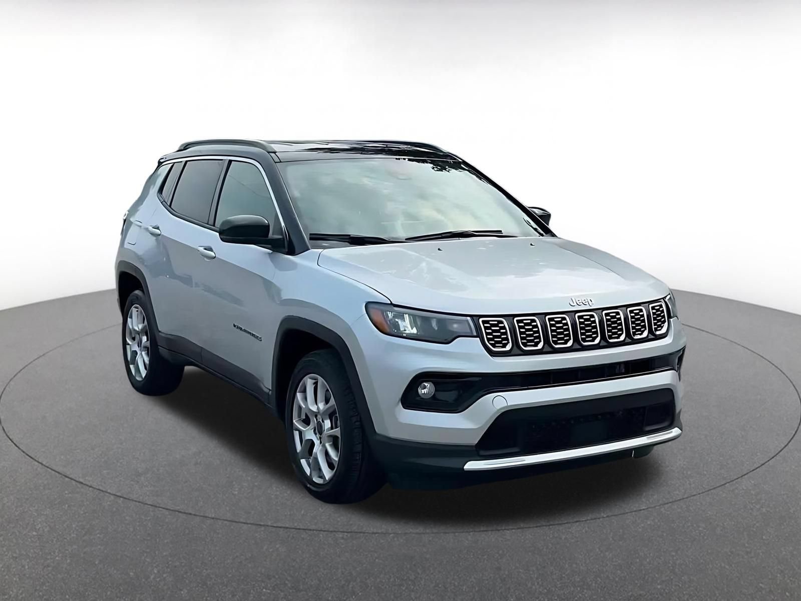 Used 2025 Jeep Compass Limited AWD/4WD image 3