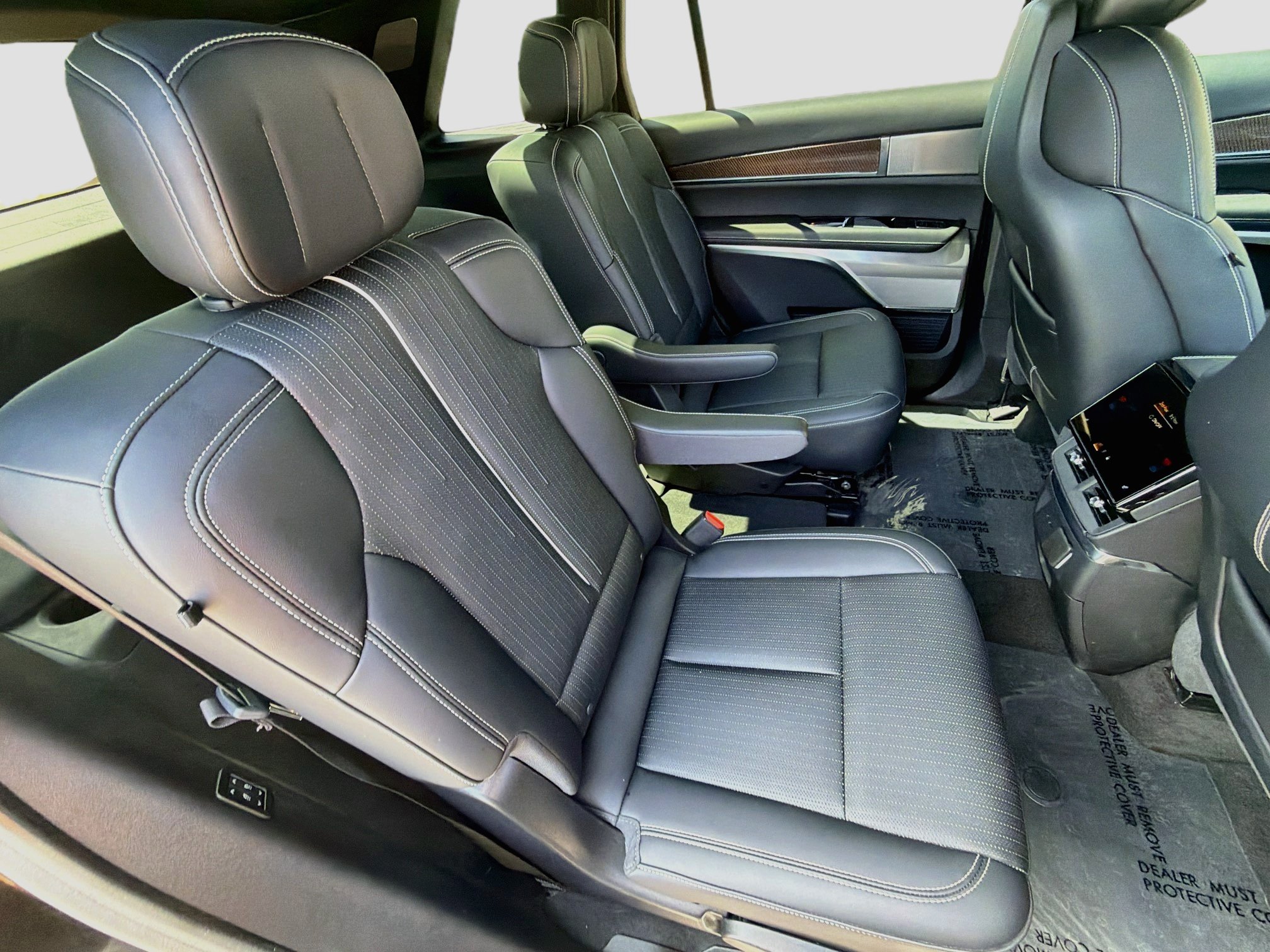 Certified 2026 Cadillac Vistiq Luxury AWD/4WD image 30