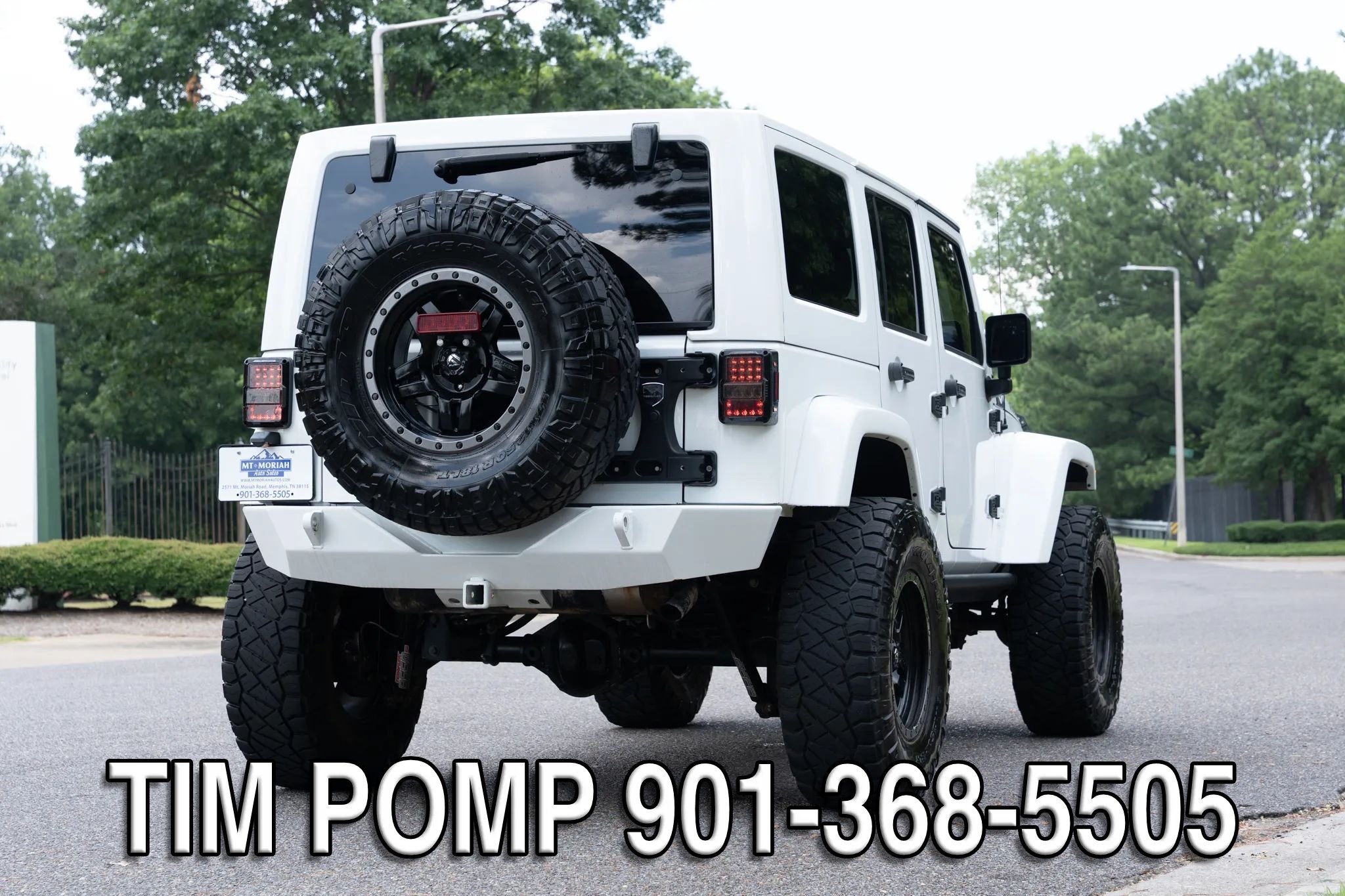 Used 2016 Jeep Wrangler Unlimited Rubicon w/ Connectivity Group AWD/4WD image 6