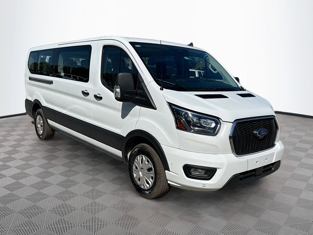 Used 2023 Ford Transit 350 XLT image 4