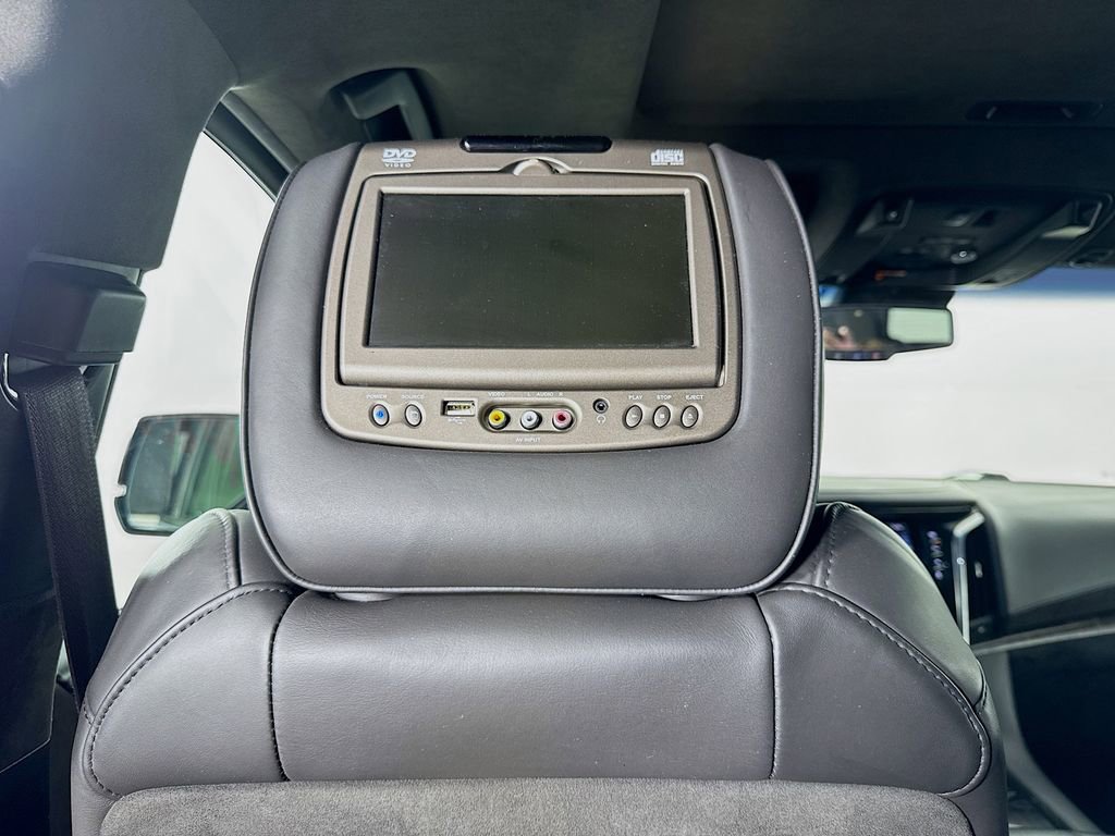 Used 2016 Cadillac Escalade Platinum image 37