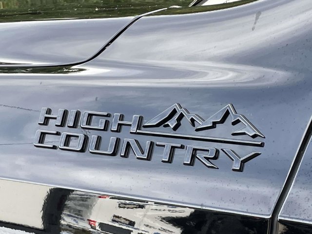Certified 2025 Chevrolet Tahoe High Country AWD/4WD image 11