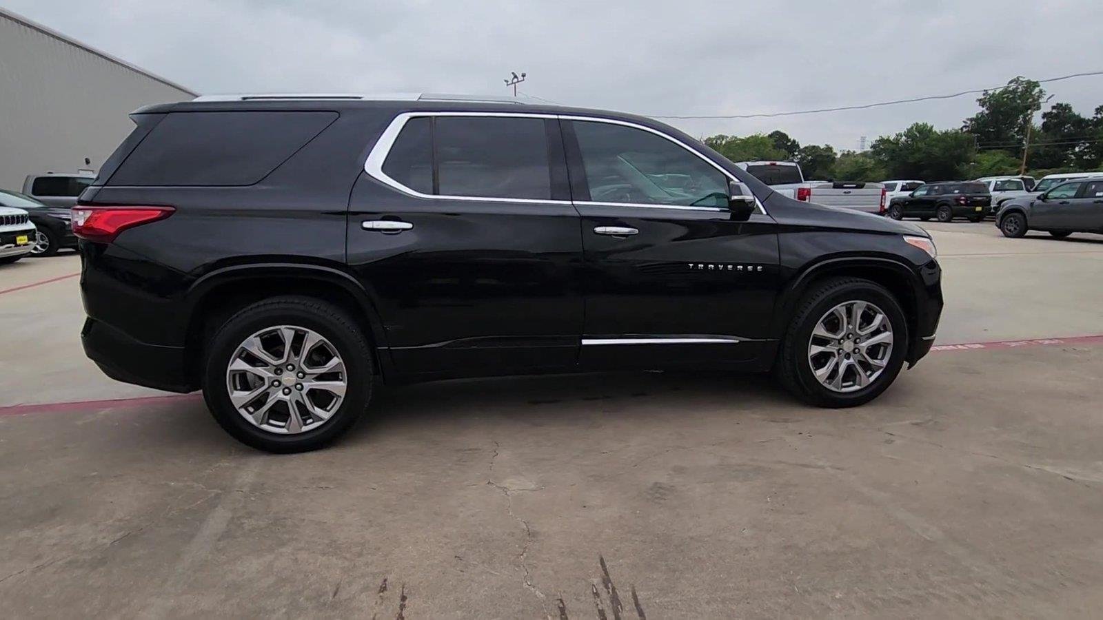 Certified 2018 Chevrolet Traverse Premier w/ Driver Confidence II Package FWD image 9