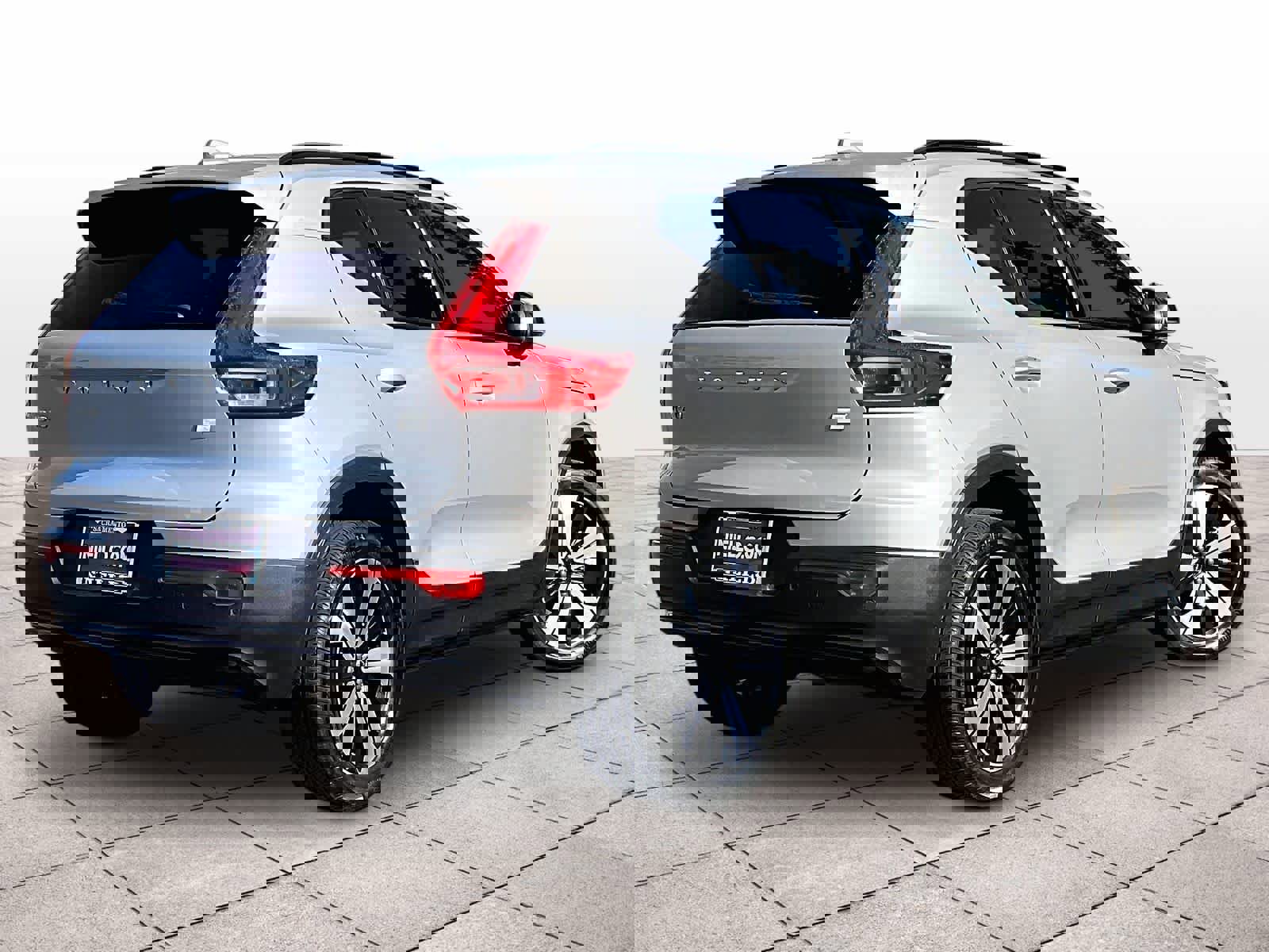 Used 2023 Volvo XC40 Recharge Plus image 16