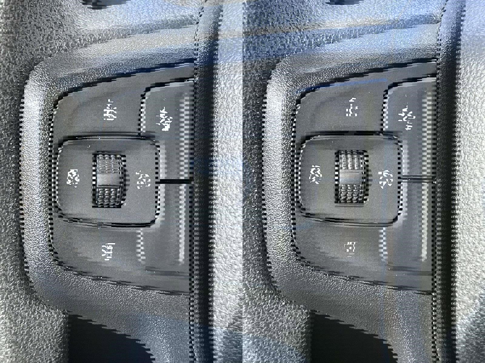 Used 2023 Chevrolet Silverado 1500 Custom image 27