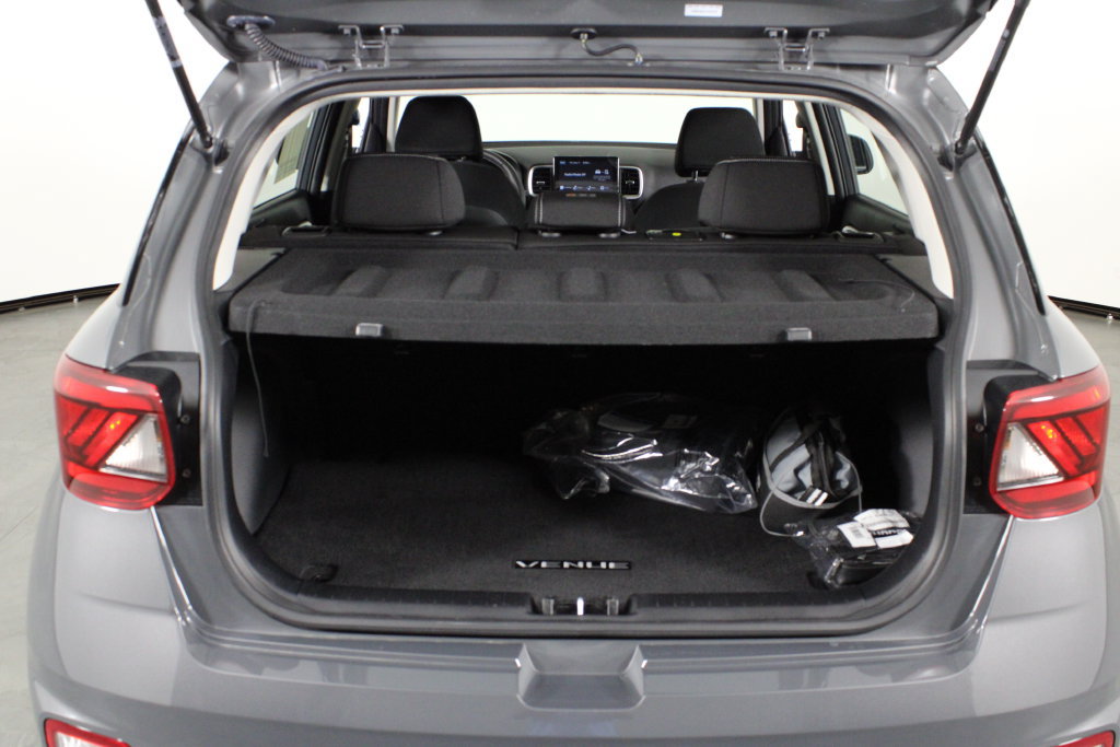 Certified 2026 Hyundai Venue SEL FWD image 18