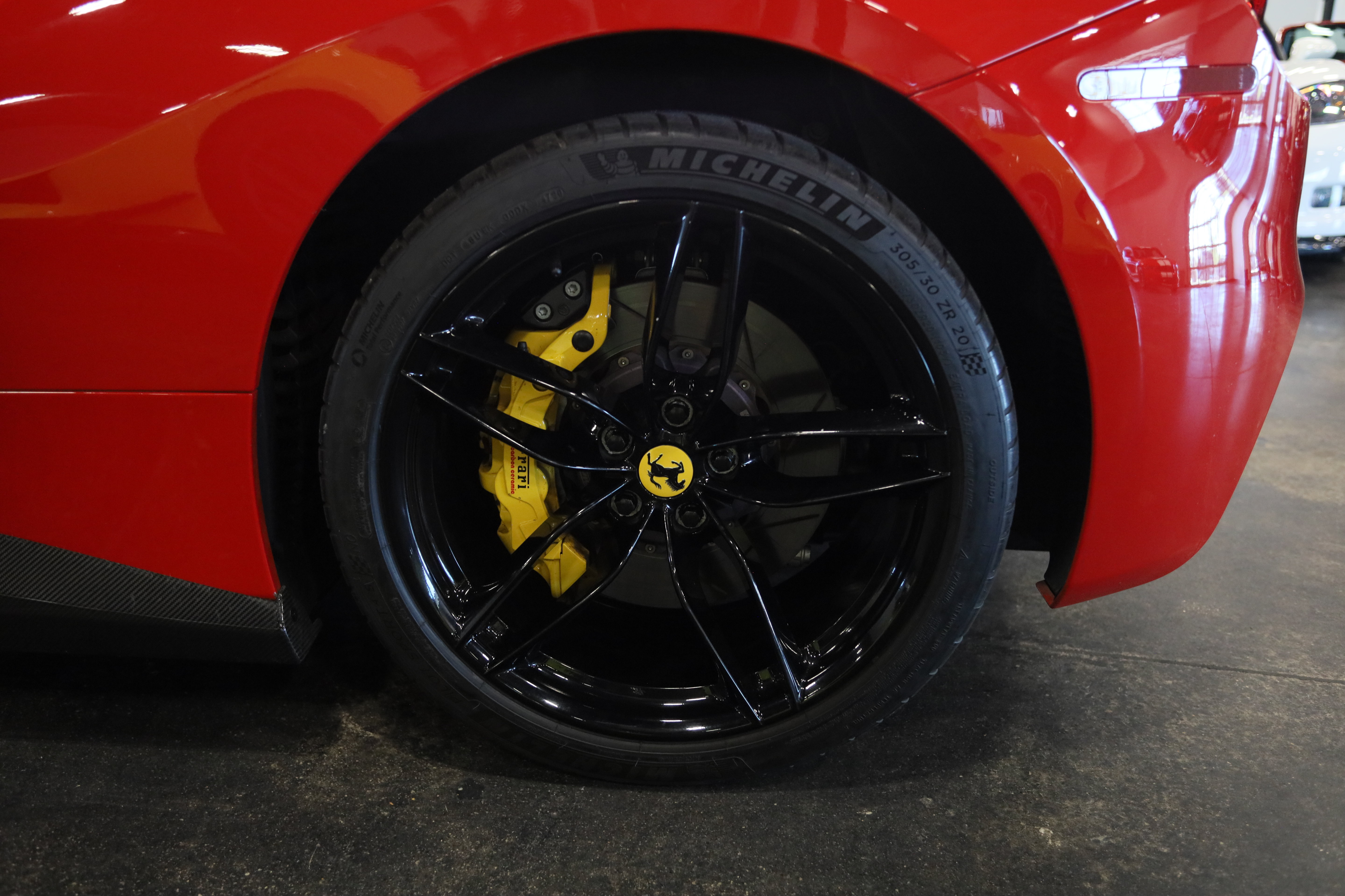 Used 2019 Ferrari 488 Spider RWD image 11