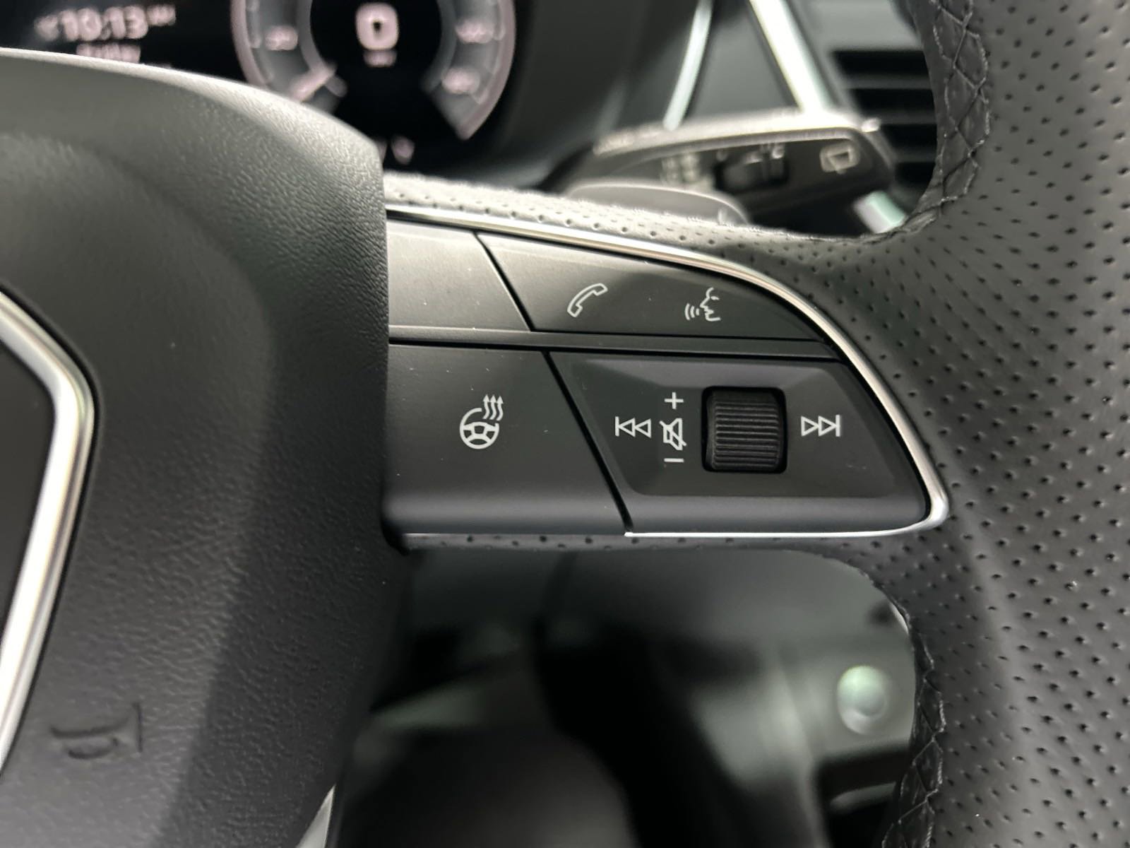 New 2024 Audi Q5 e Prestige image 17