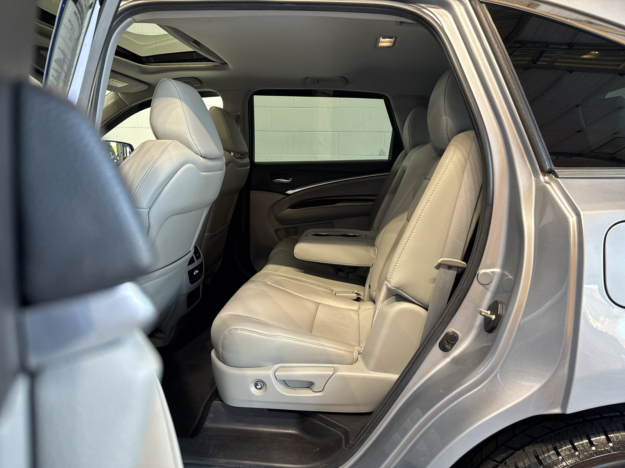 Used 2020 Acura MDX FWD image 10