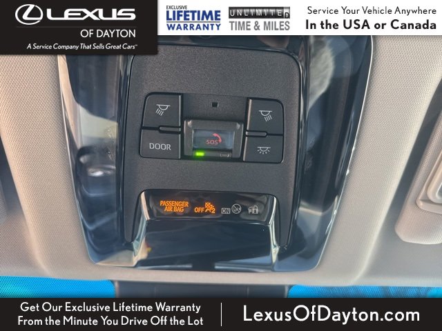 Used 2023 Toyota Venza XLE image 29