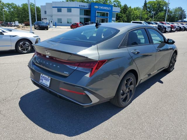 New 2026 Hyundai Elantra Sport FWD image 4