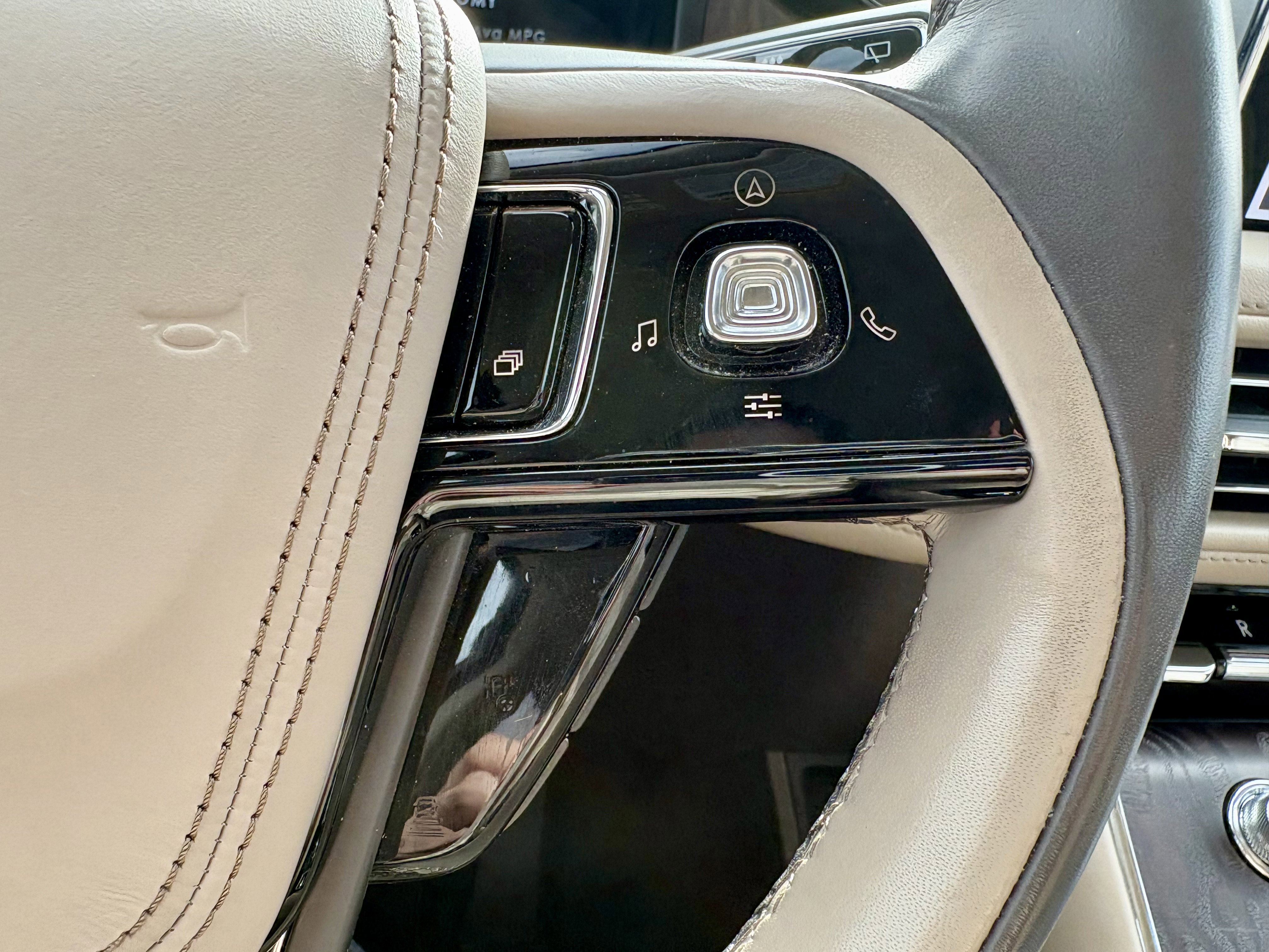 Used 2020 Lincoln Aviator Reserve w/ Equipment Group 201A image 17