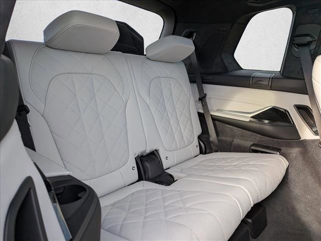 Used 2026 BMW X7 xDrive40i image 23