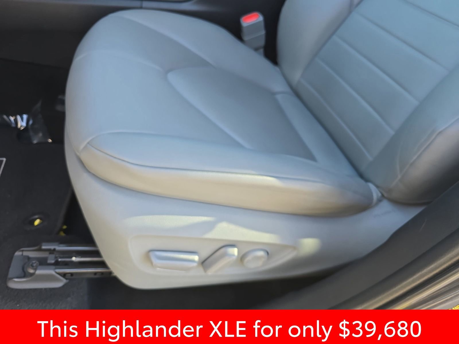 Used 2024 Toyota Highlander XLE image 37