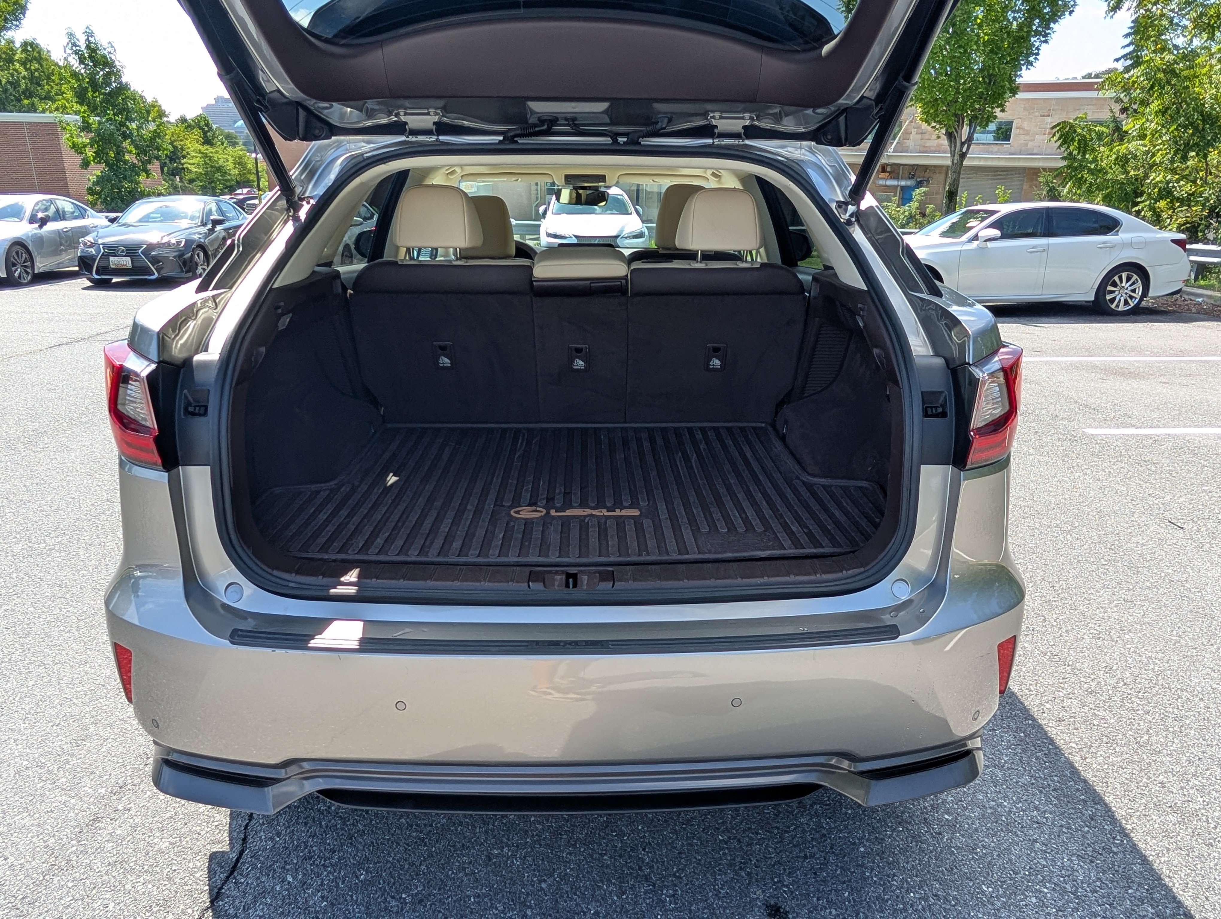 Used 2018 Lexus RX 450h AWD w/ Premium Package image 13