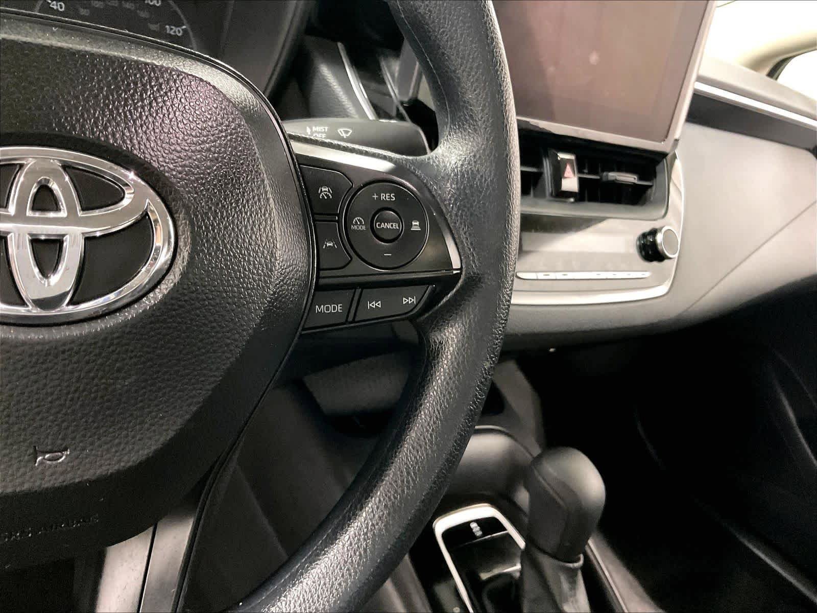 Certified 2025 Toyota Corolla LE FWD image 23