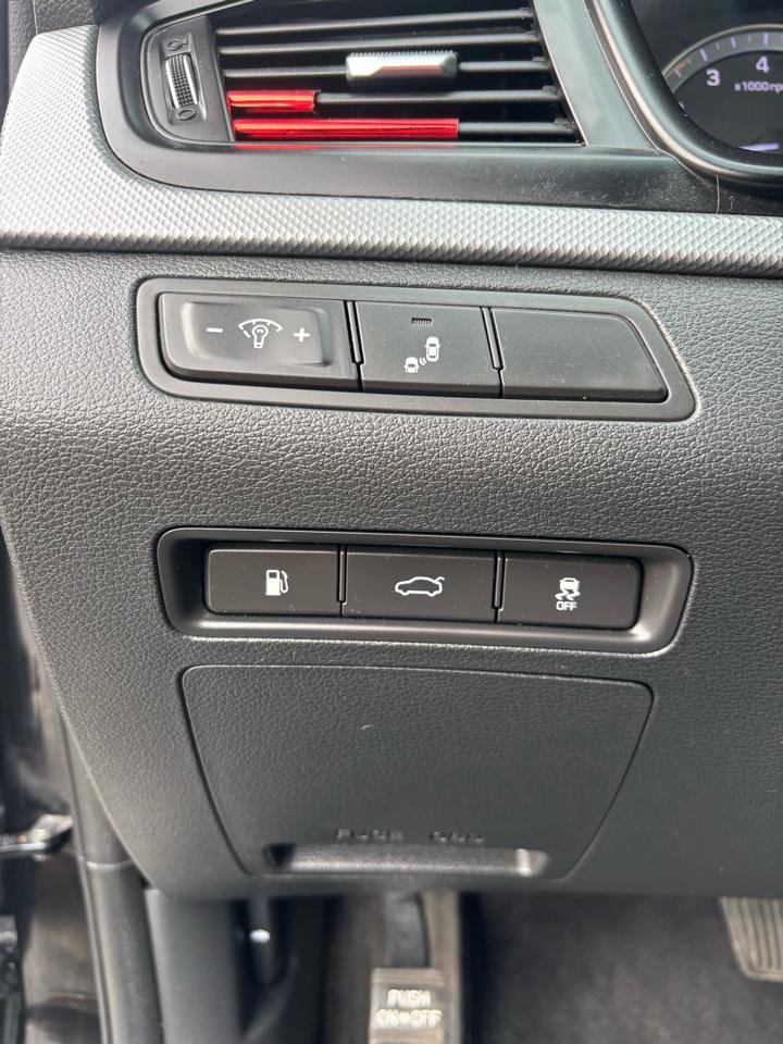 Used 2018 Hyundai Sonata SE w/ Cargo Package FWD image 9