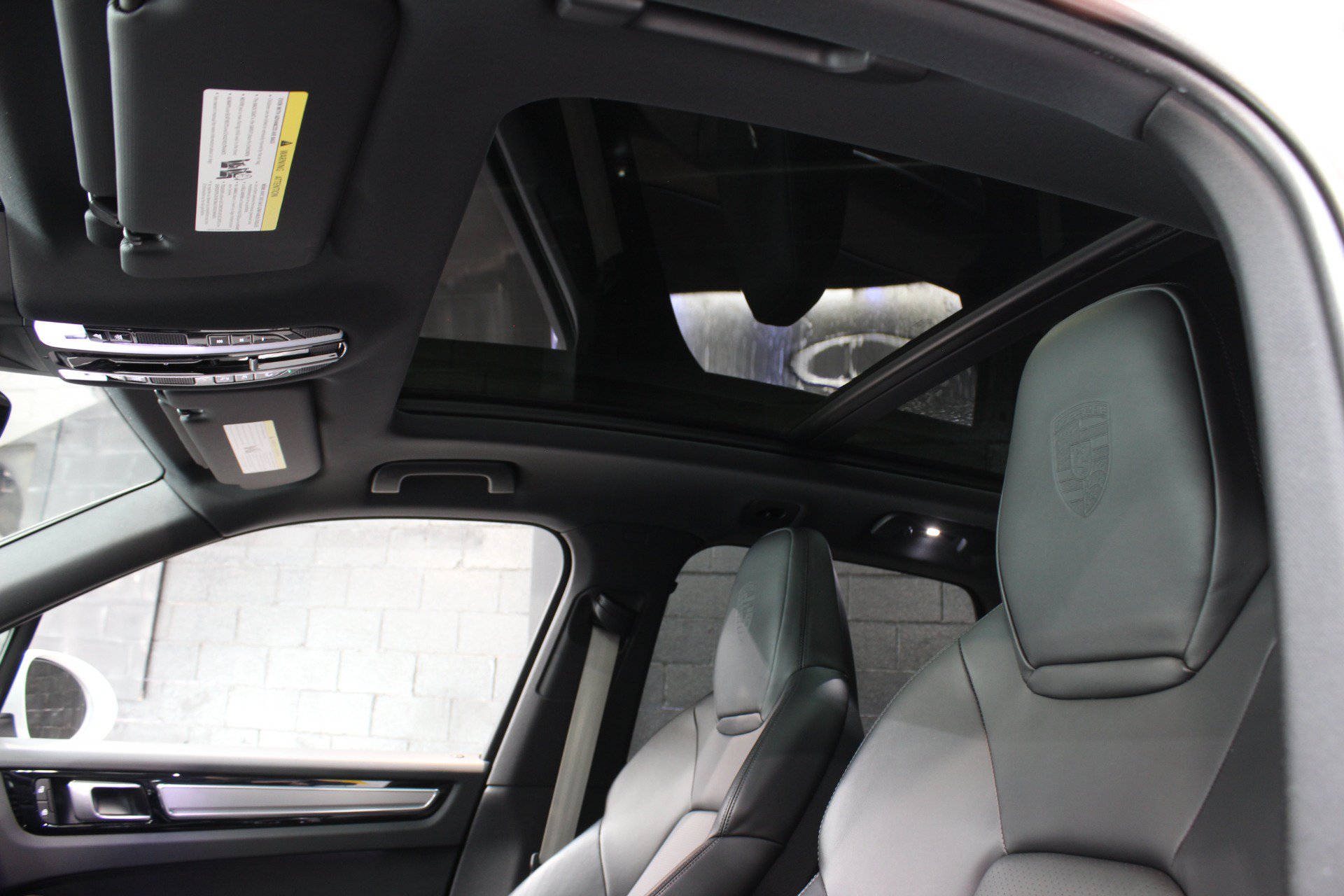 Used 2022 Porsche Cayenne Platinum Edition AWD/4WD image 25