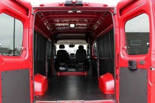 New 2025 RAM ProMaster 2500 w/ Quick Order Package 22G SLT image 23