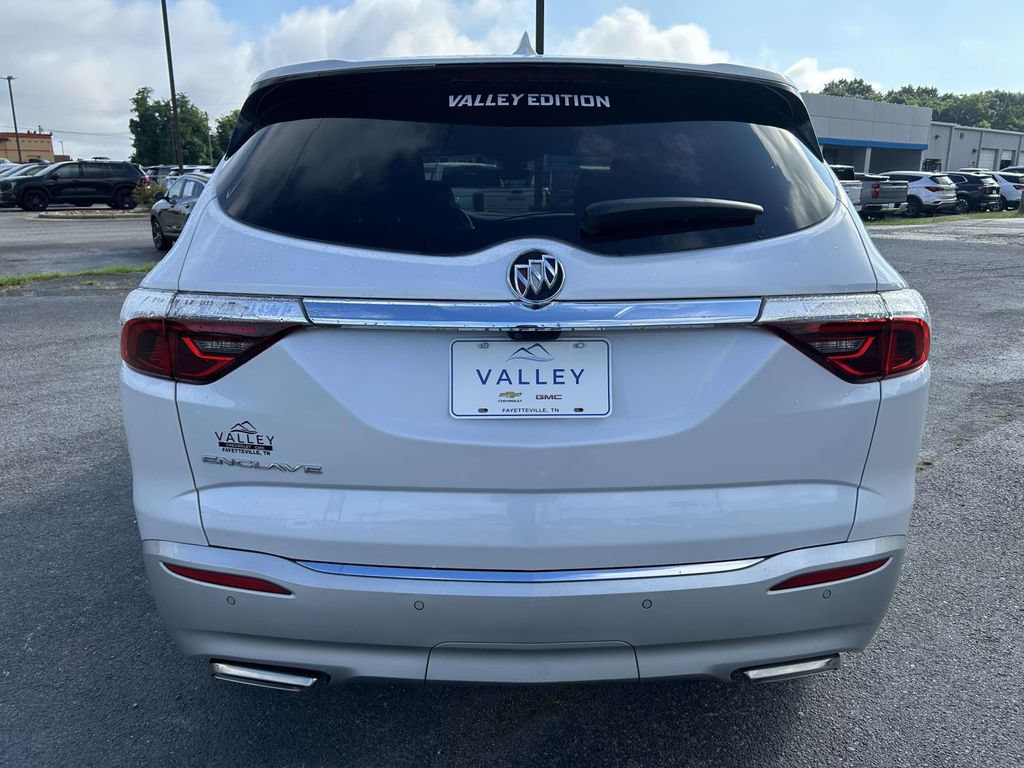 Used 2023 Buick Enclave Premium w/ Experience Buick Package FWD image 5