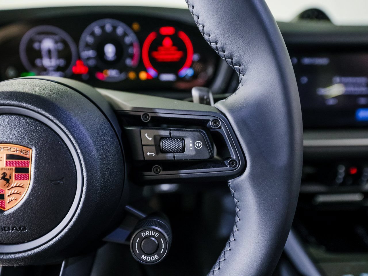 New 2026 Porsche Cayenne Coupe AWD/4WD image 15