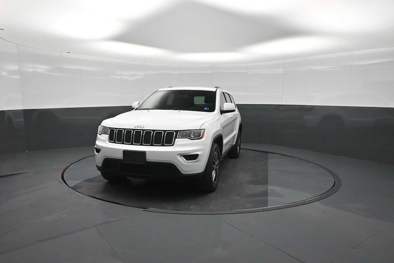 Used 2018 Jeep Grand Cherokee Laredo AWD/4WD image 68
