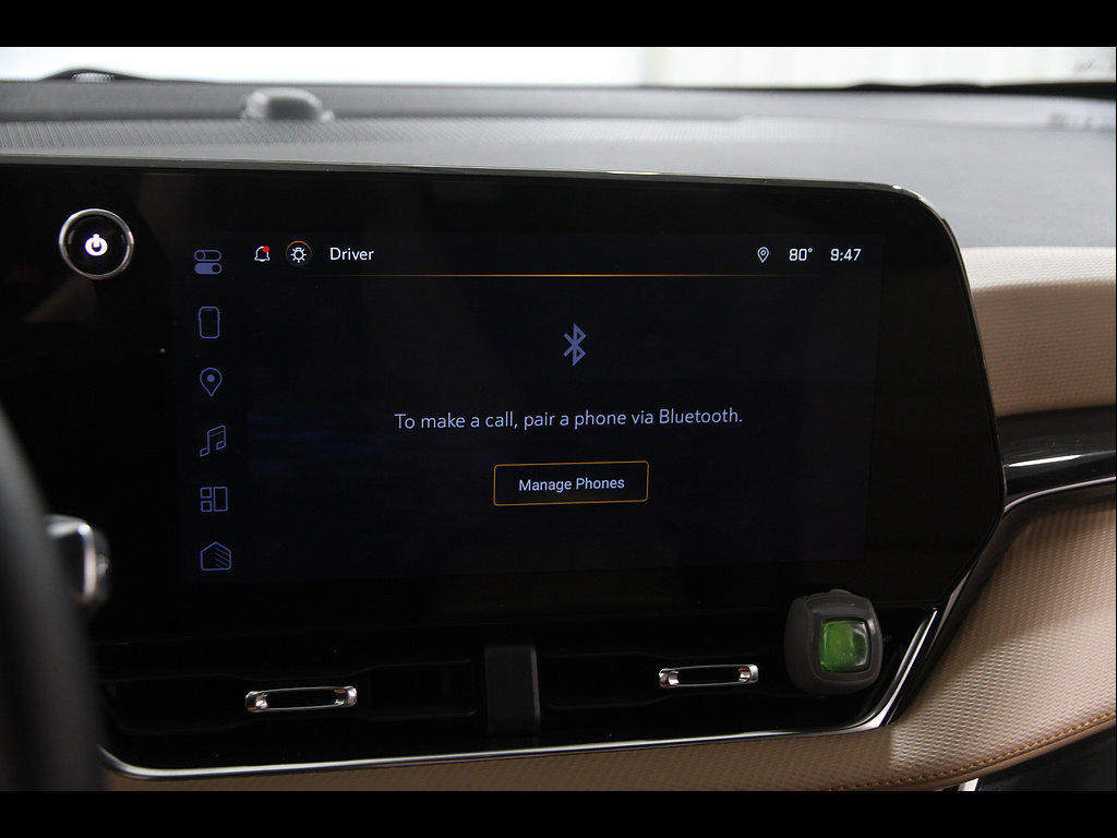 Used 2025 Chevrolet Equinox ACTIV w/ Safety and Technology Package FWD image 11
