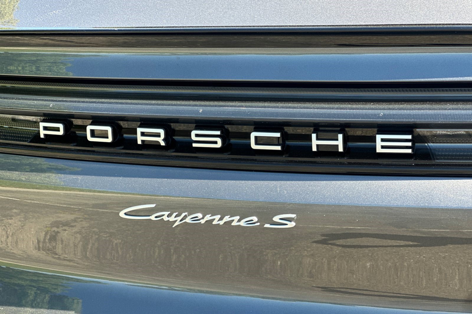 Used 2025 Porsche Cayenne S image 40