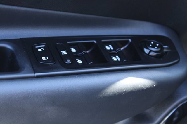 Used 2023 Jeep Renegade Altitude w/ Sun/Sound Group AWD/4WD image 11