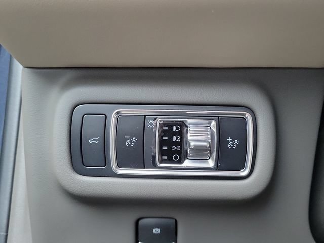 Used 2024 Lincoln Nautilus Premier w/ Equipment Group 102A AWD/4WD image 13
