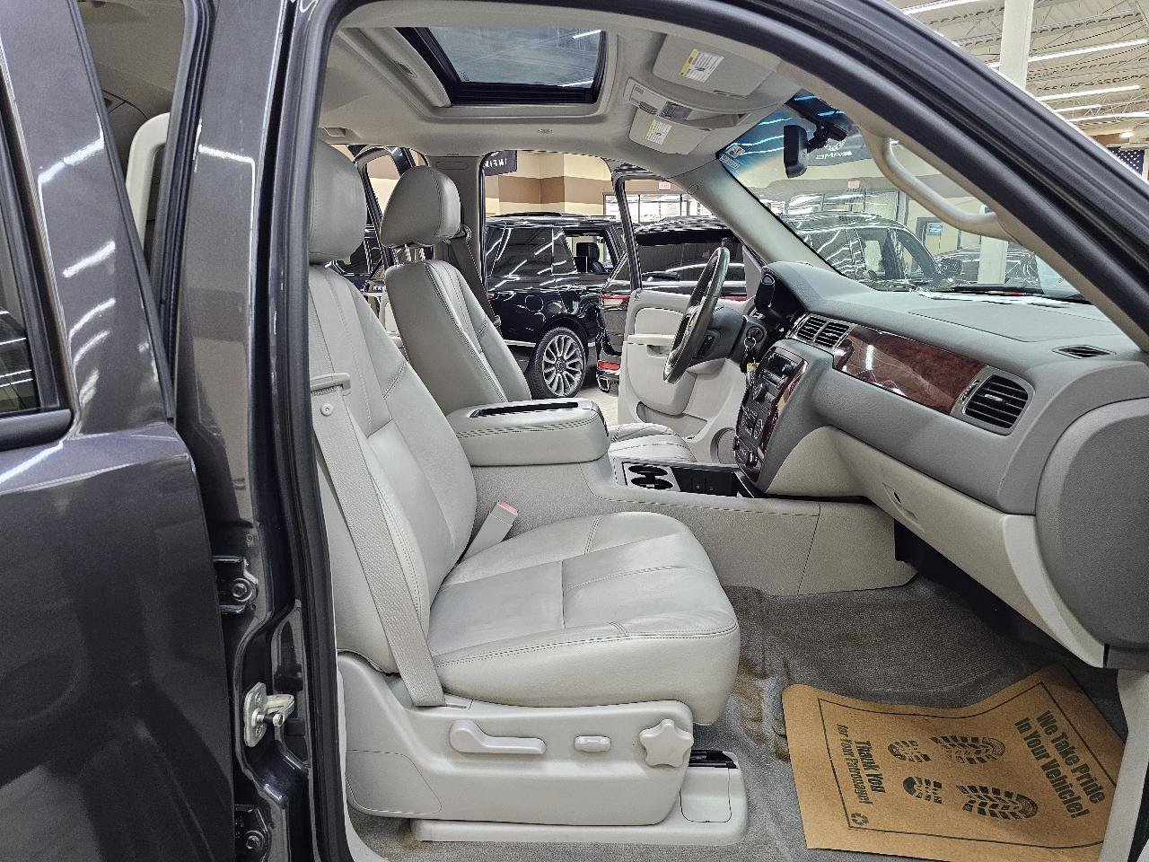 Used 2011 Chevrolet Avalanche LT w/ Regional Value Package RWD image 18