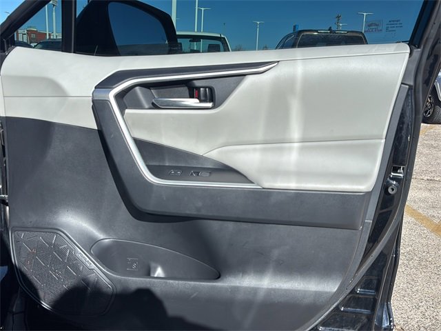 Used 2023 Toyota RAV4 XLE Premium image 10