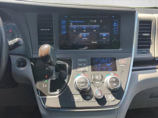 Used 2015 Toyota Sienna XLE Premium FWD image 19