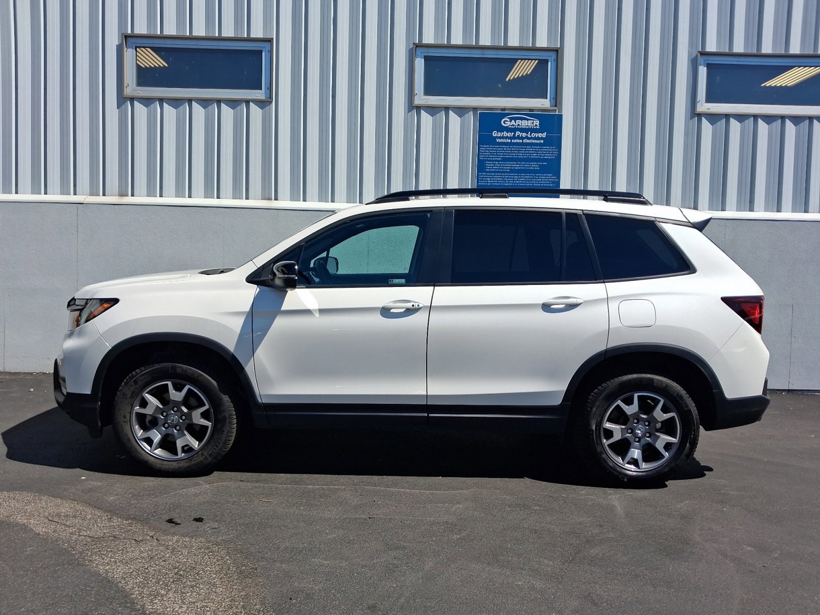Used 2023 Honda Passport TrailSport image 2