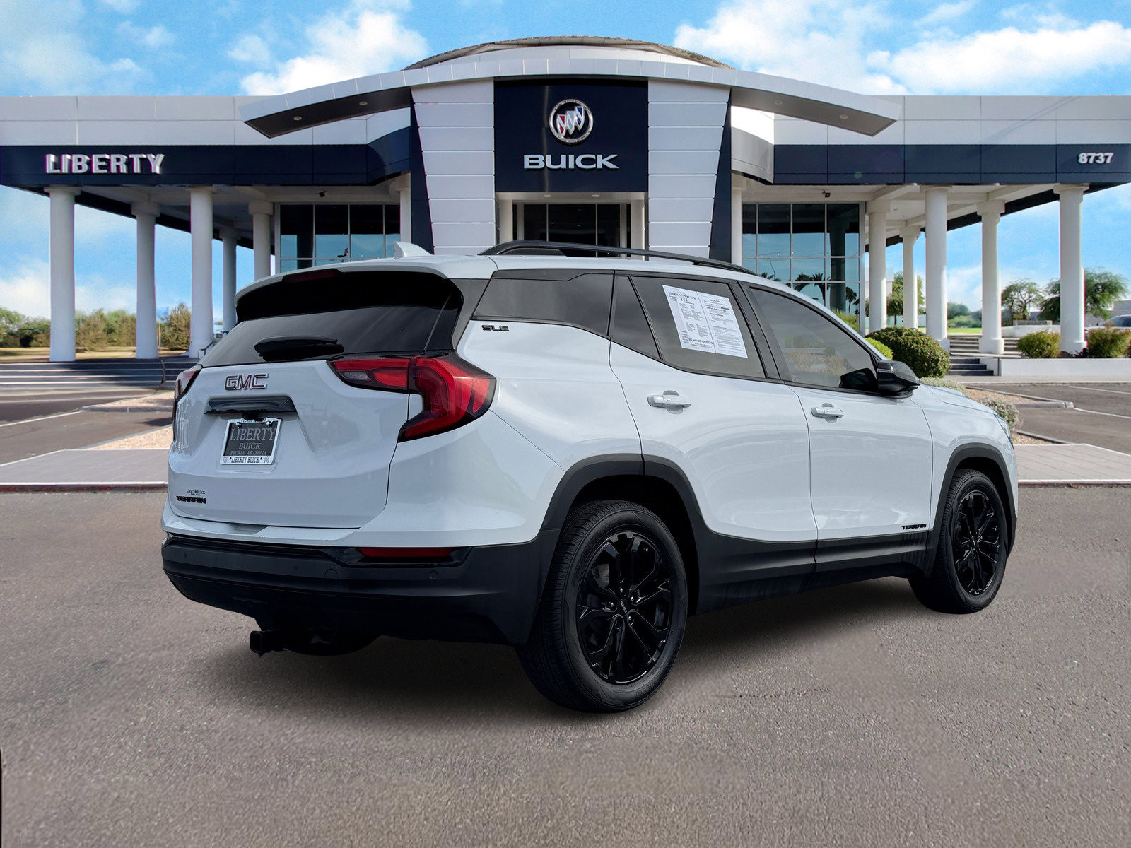 Used 2021 GMC Terrain SLE w/ Driver Convenience Package image 3