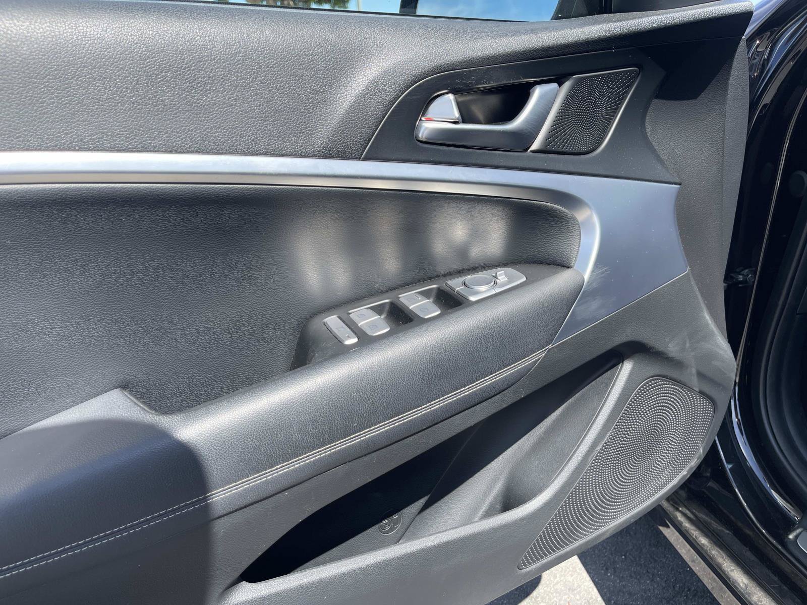 Used 2019 Genesis G70 2.0T Advanced RWD image 17