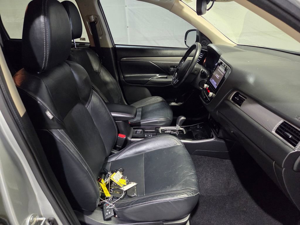 Used 2020 Mitsubishi Outlander SEL image 9