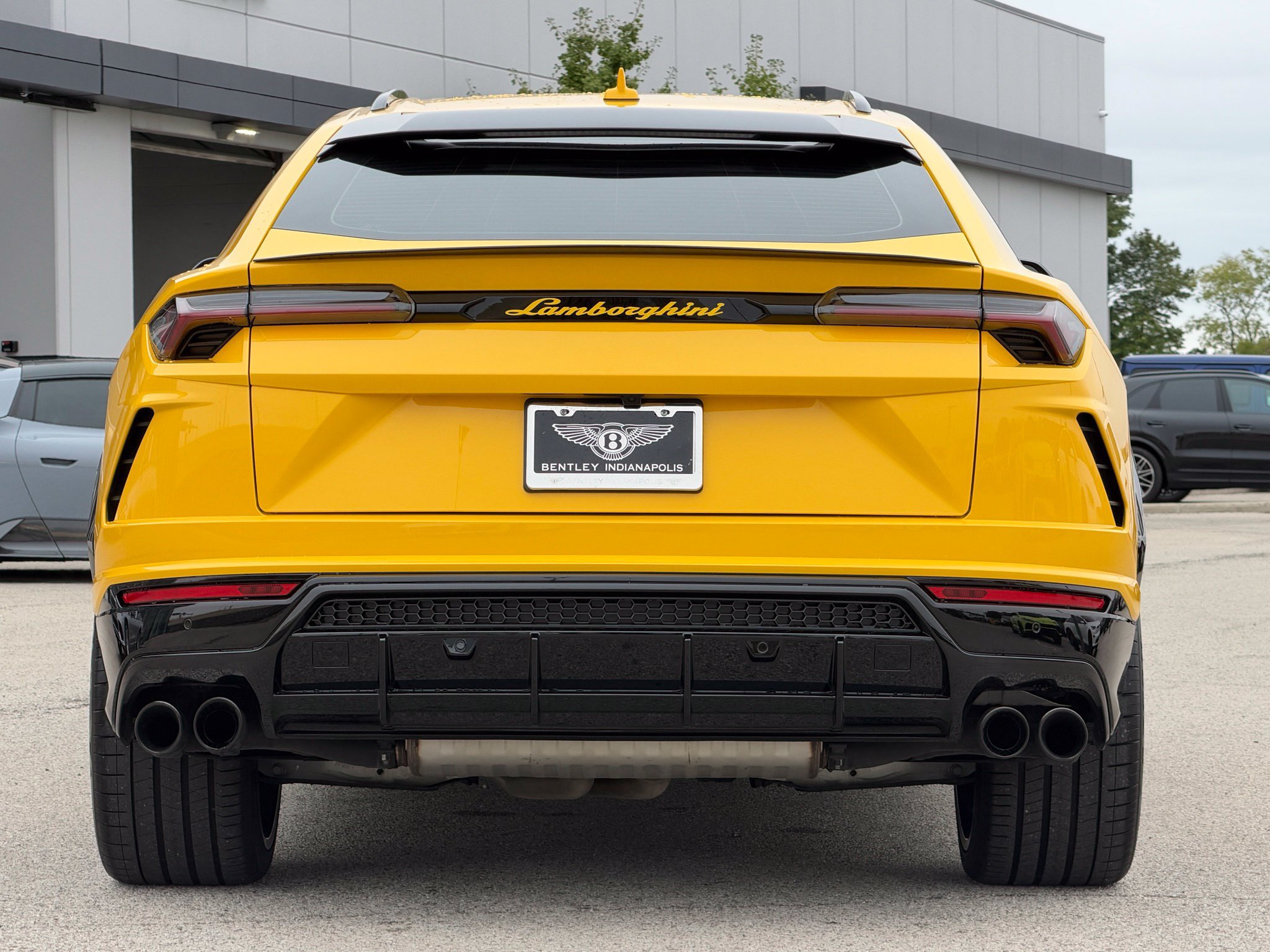 Used 2022 Lamborghini Urus AWD/4WD image 6