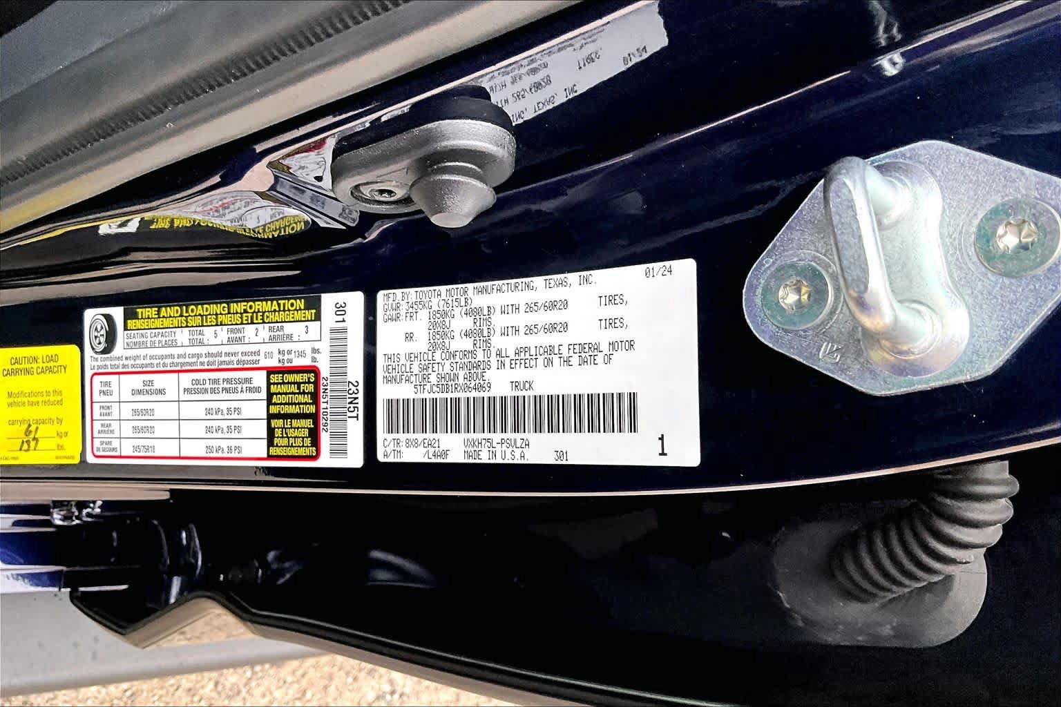 Used 2024 Toyota Tundra Limited AWD/4WD image 33