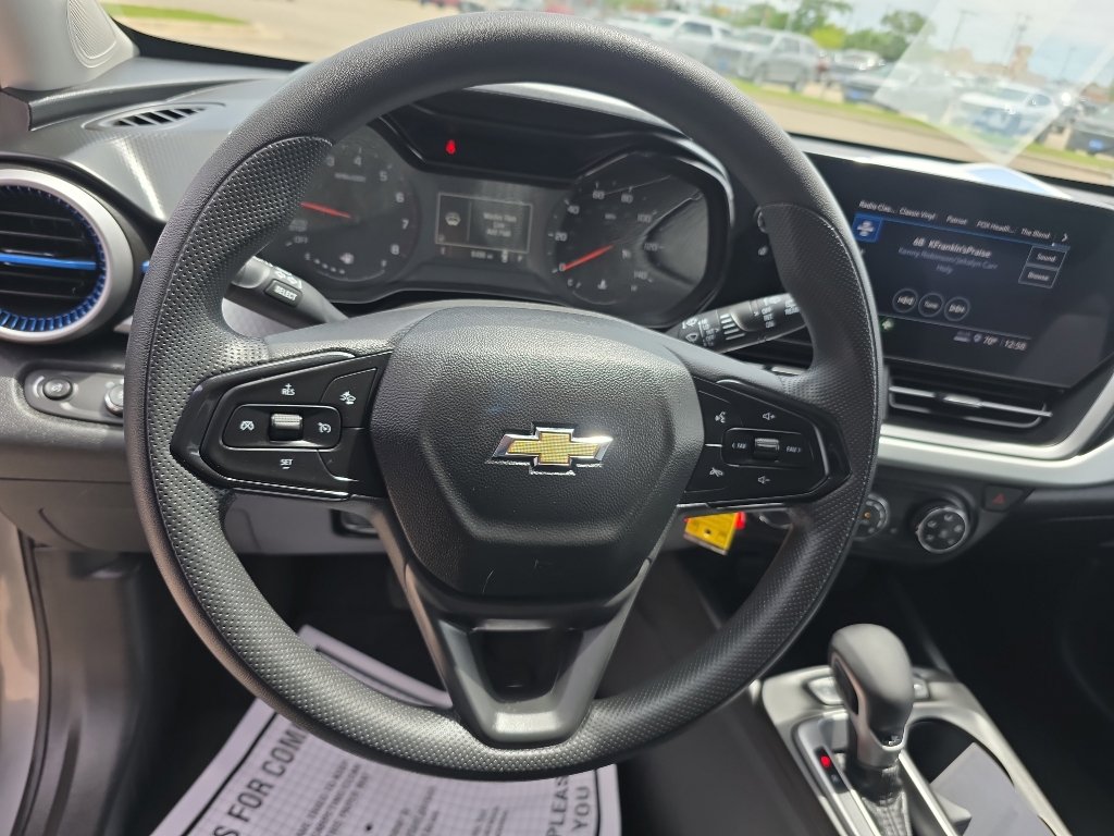 Certified 2025 Chevrolet Trax LS w/ LS Convenience Package image 9