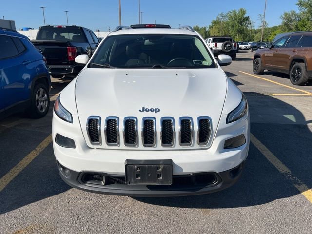 Used 2018 Jeep Cherokee Latitude Plus w/ Cold Weather Group AWD/4WD image 6