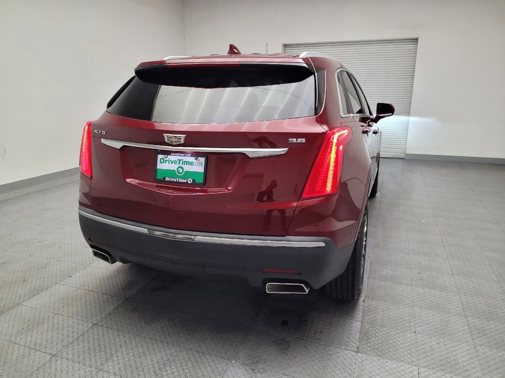 Used 2017 Cadillac XT5 Luxury w/ Driver Awareness Package image 7