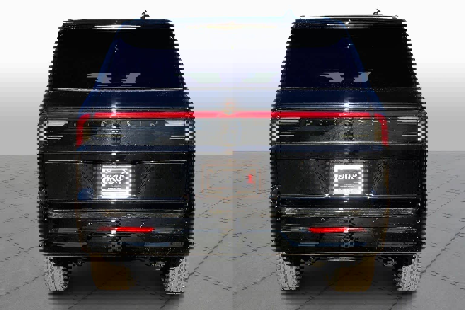 New 2026 Lincoln Navigator L Reserve w/ Jet Appearance Package image 4