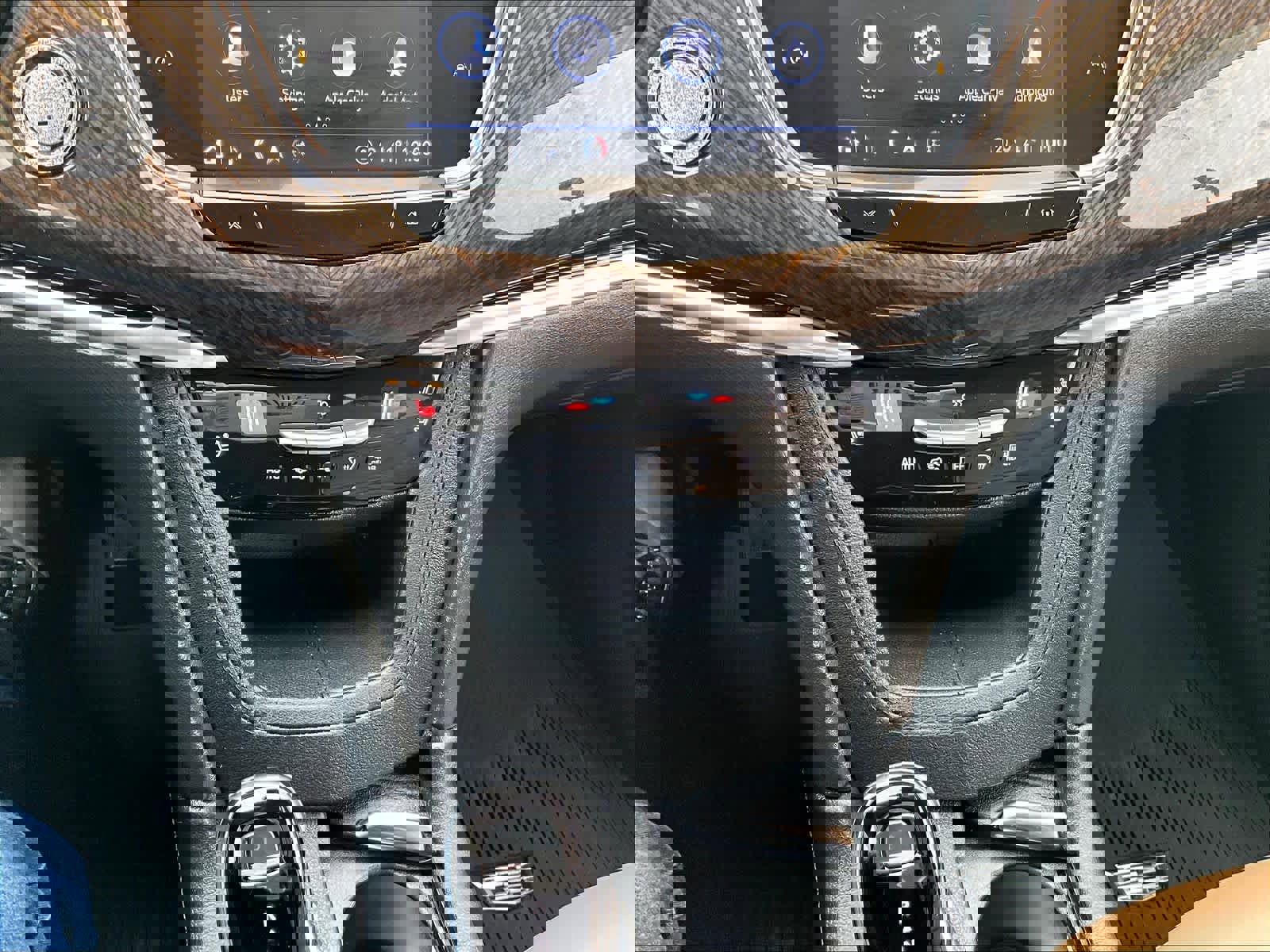 Used 2023 Cadillac XT6 Premium Luxury w/ Platinum Package image 28