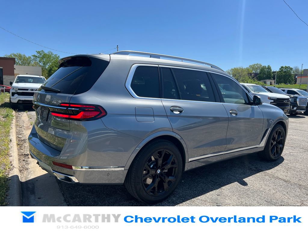 Used 2024 BMW X7 xDrive40i image 3