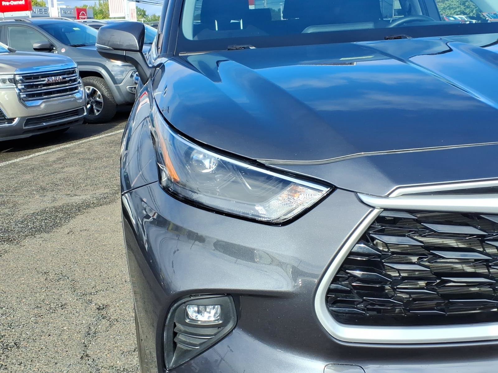 Used 2024 Toyota Highlander LE AWD/4WD image 10