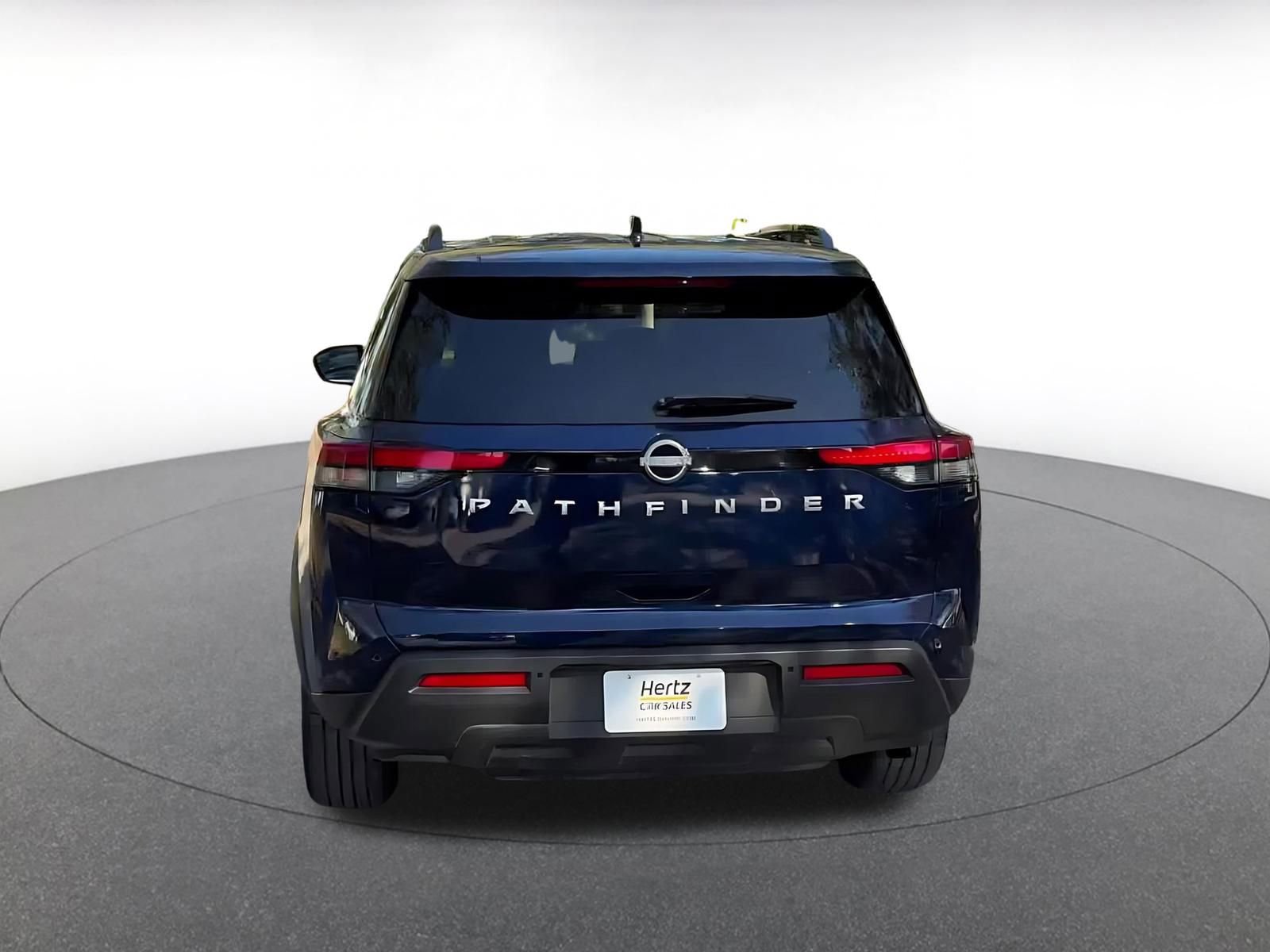 Used 2025 Nissan Pathfinder SV image 12
