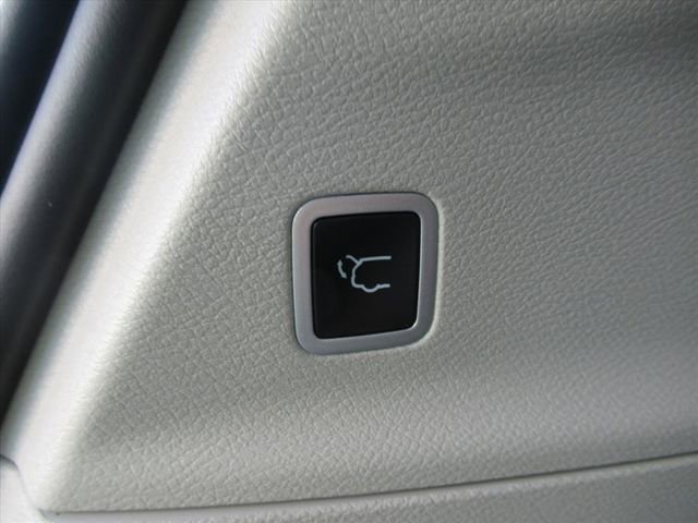 Used 2024 Chrysler Pacifica Limited image 33