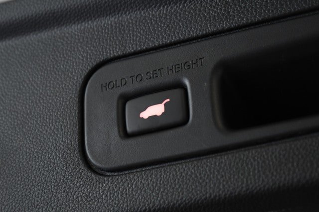 Used 2023 Acura MDX w/ Technology Package AWD/4WD image 15