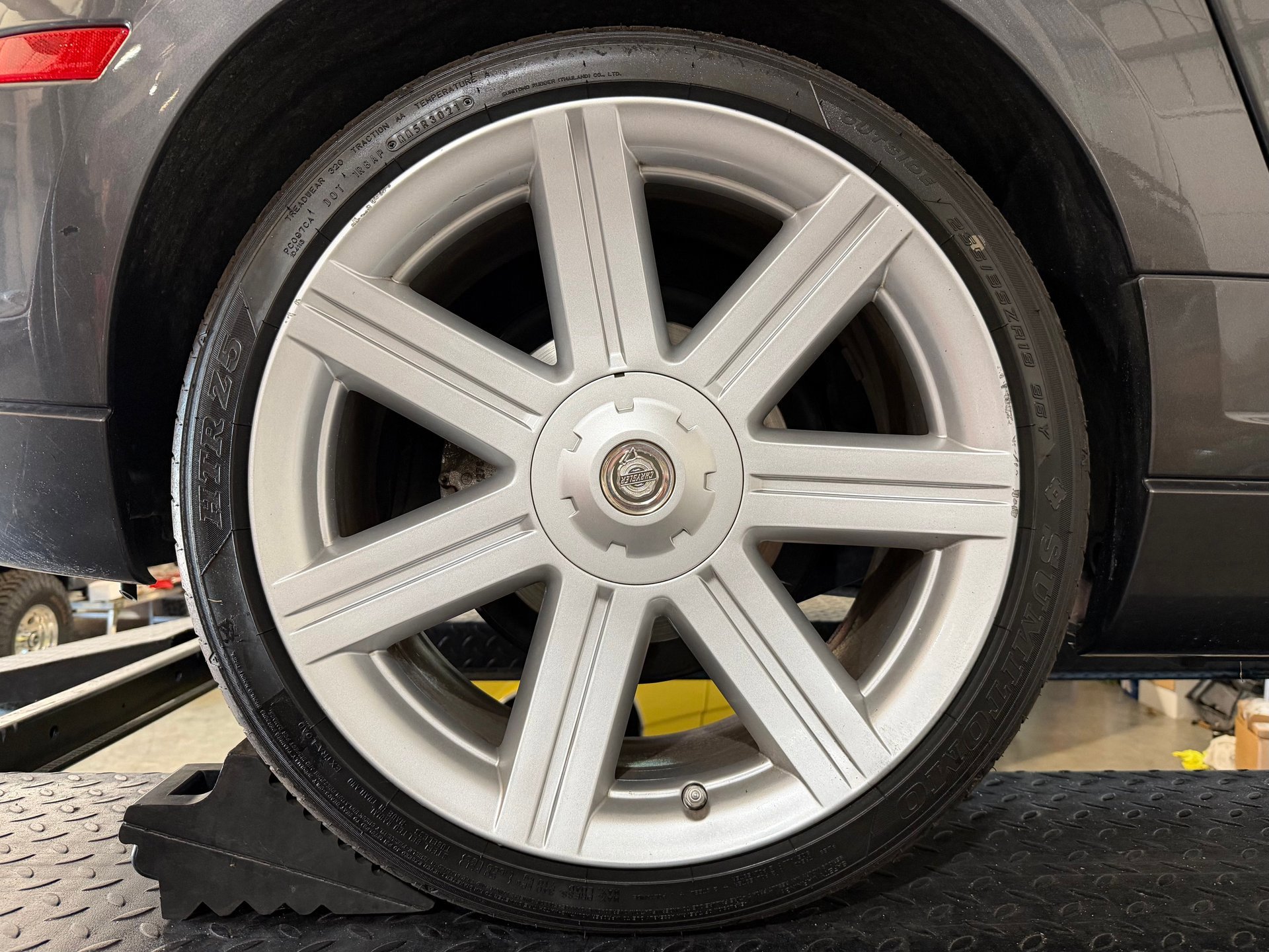 Used 2005 Chrysler Crossfire Limited image 72